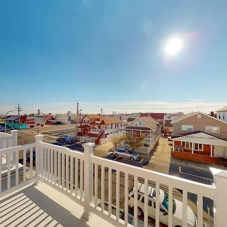 Beach House Steps Away From The Boardwalk And Beach With Ocean Views In Seaside Heights! Exterior foto