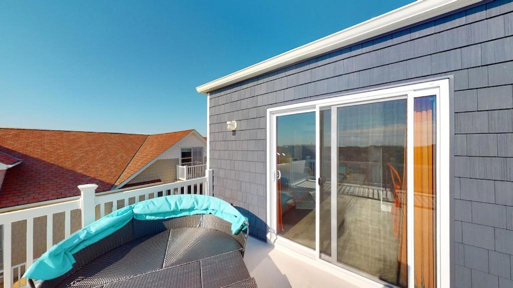 House Steps Away From The Boardwalk And With Ocean Views In Seaside Heights! Seaside Heights