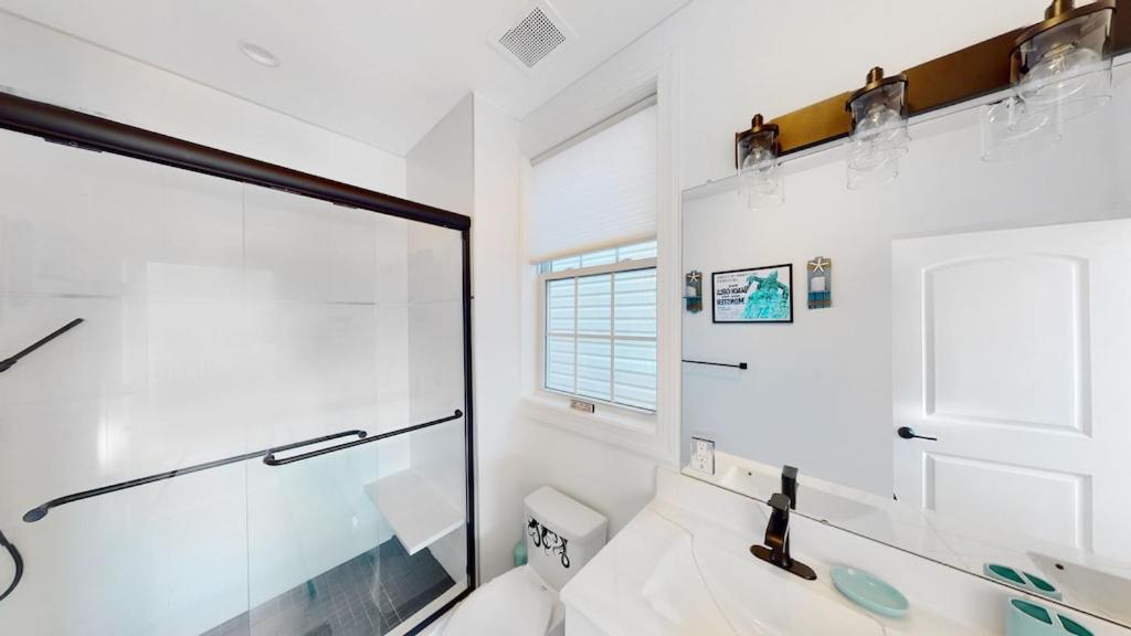 Hébergement de vacances House Steps Away From The Boardwalk And With Ocean Views In Seaside Heights! Seaside Heights