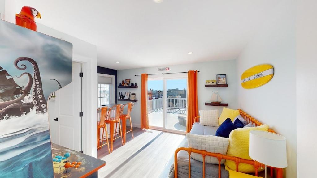 House Steps Away From The Boardwalk And With Ocean Views In Seaside Heights! Seaside Heights
