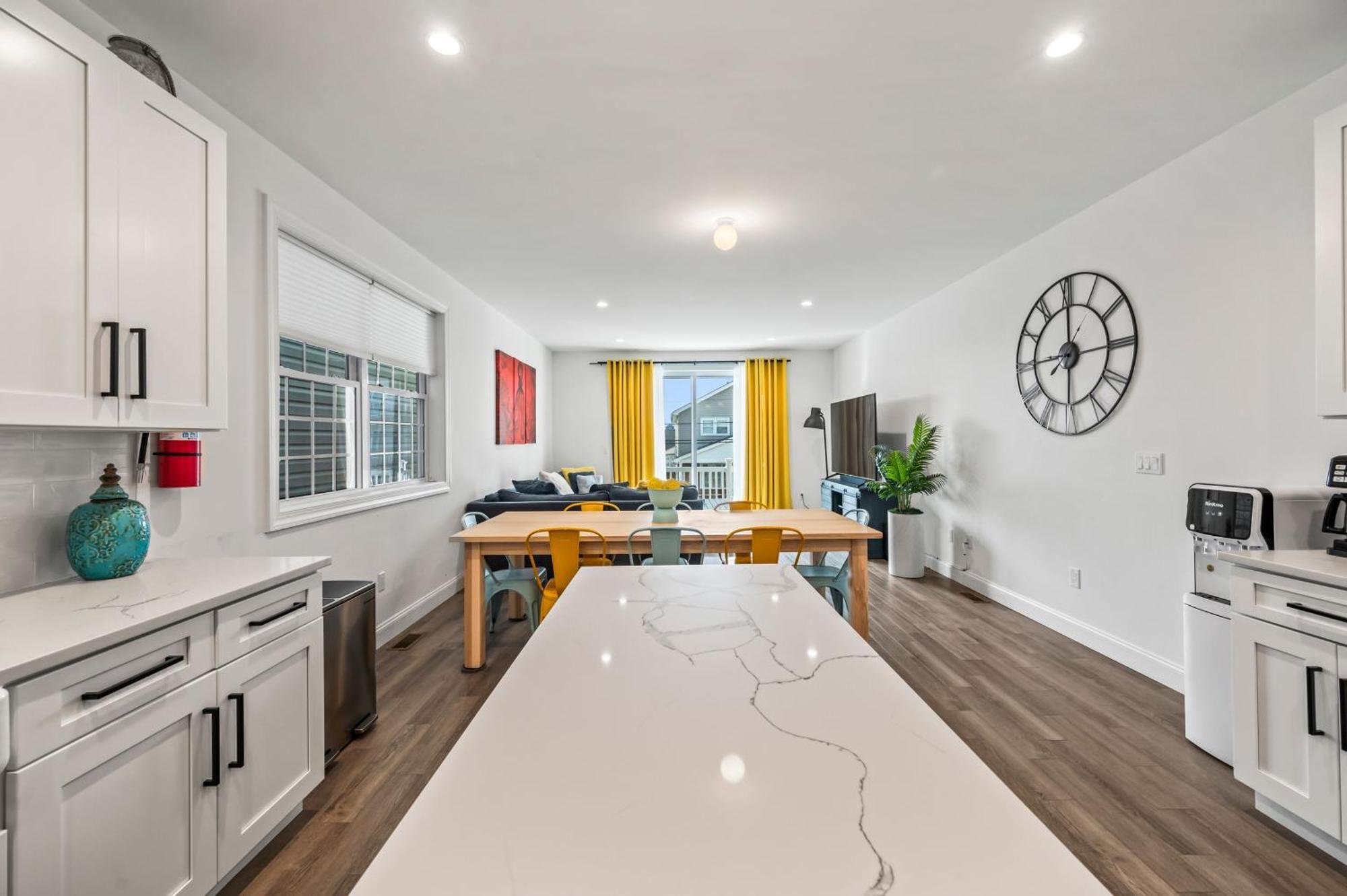 House Steps Away From The Boardwalk And With Ocean Views In Seaside Heights!