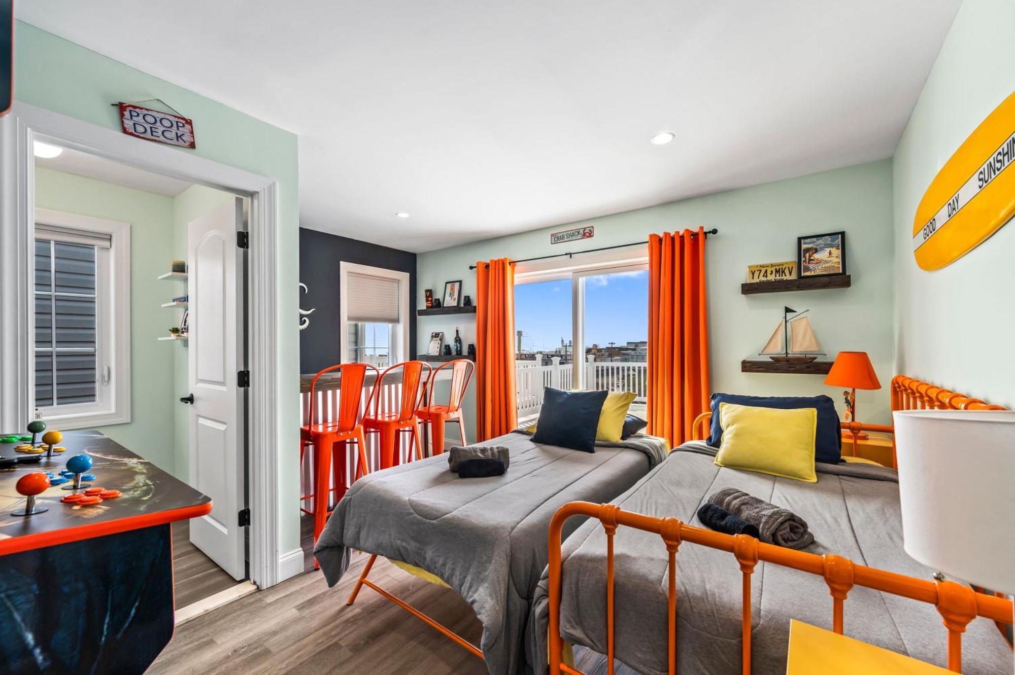 House Steps Away From The Boardwalk And With Ocean Views In Seaside Heights! Hébergement de vacances *