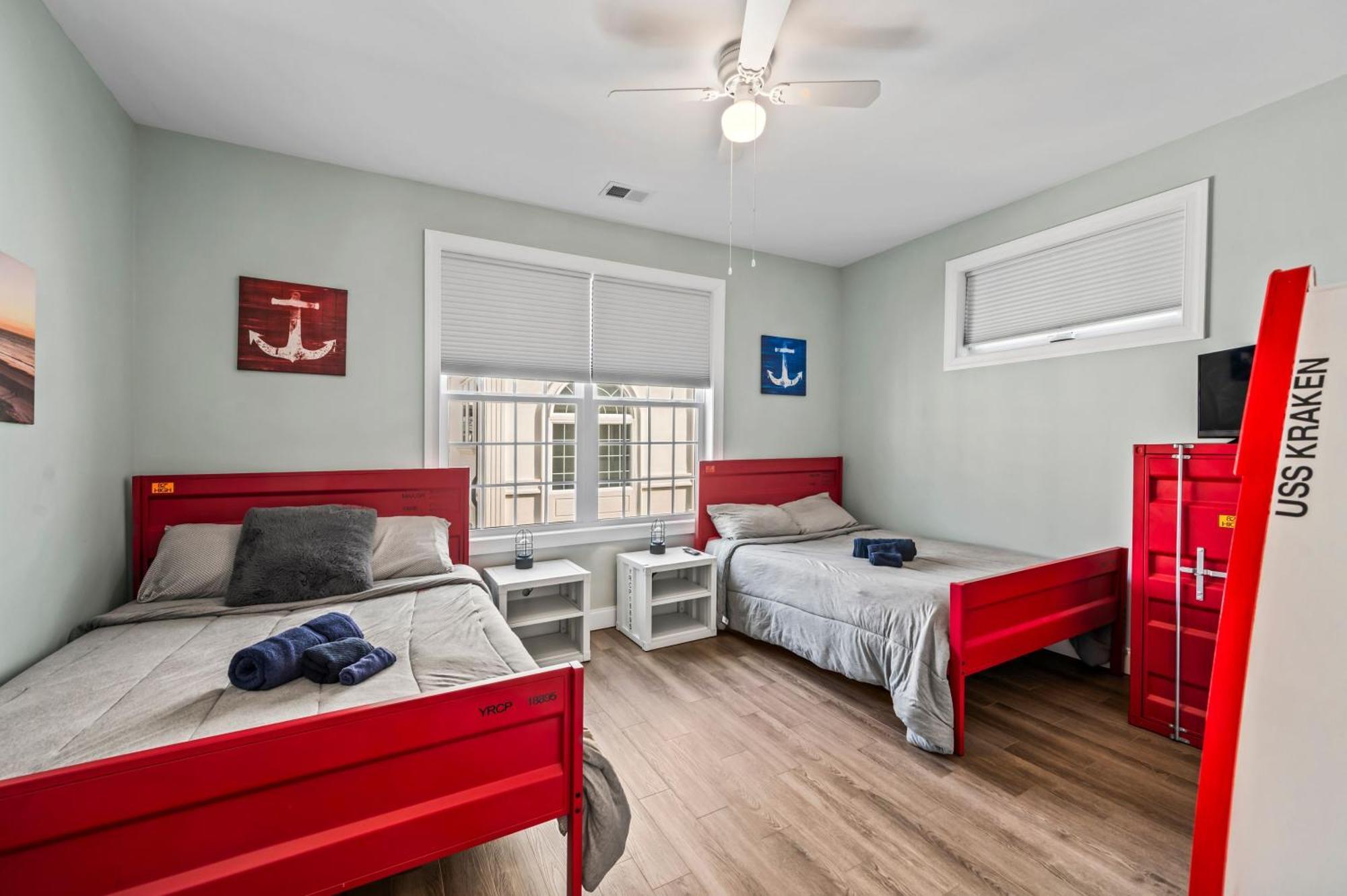 House Steps Away From The Boardwalk And With Ocean Views In Seaside Heights! Seaside Heights